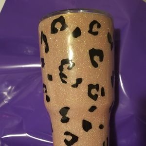 Pink leopard tumbler